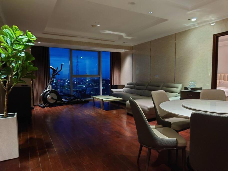 Căn hộ The Rixx Breathtaking View@vincom D1/pool/netflix