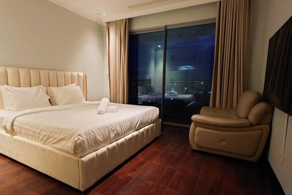 The Rixx Breathtaking View@vincom D1/pool/netflix Căn hộ *