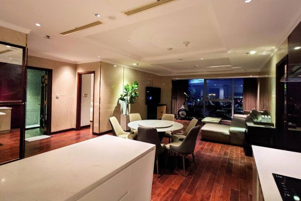 Căn hộ The Rixx Breathtaking View@vincom D1/pool/netflix