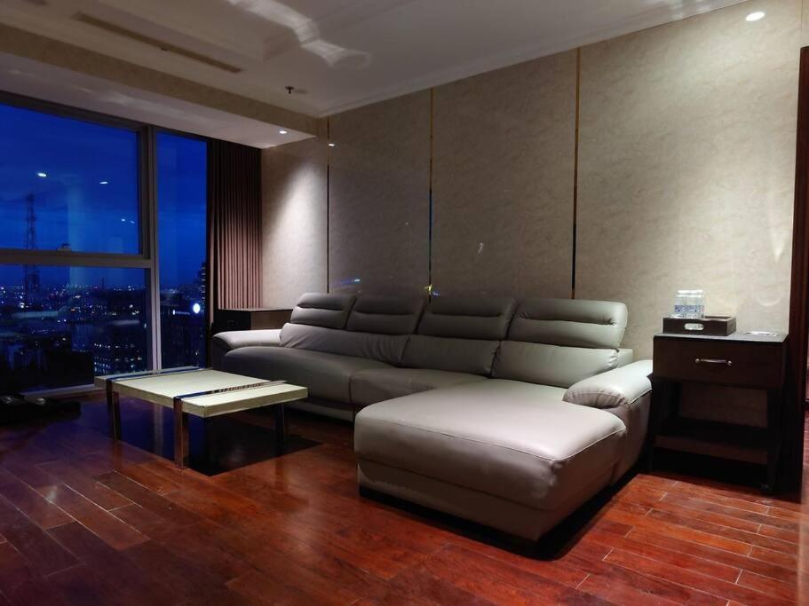 The Rixx Breathtaking View@vincom D1/pool/netflix Apartment *
